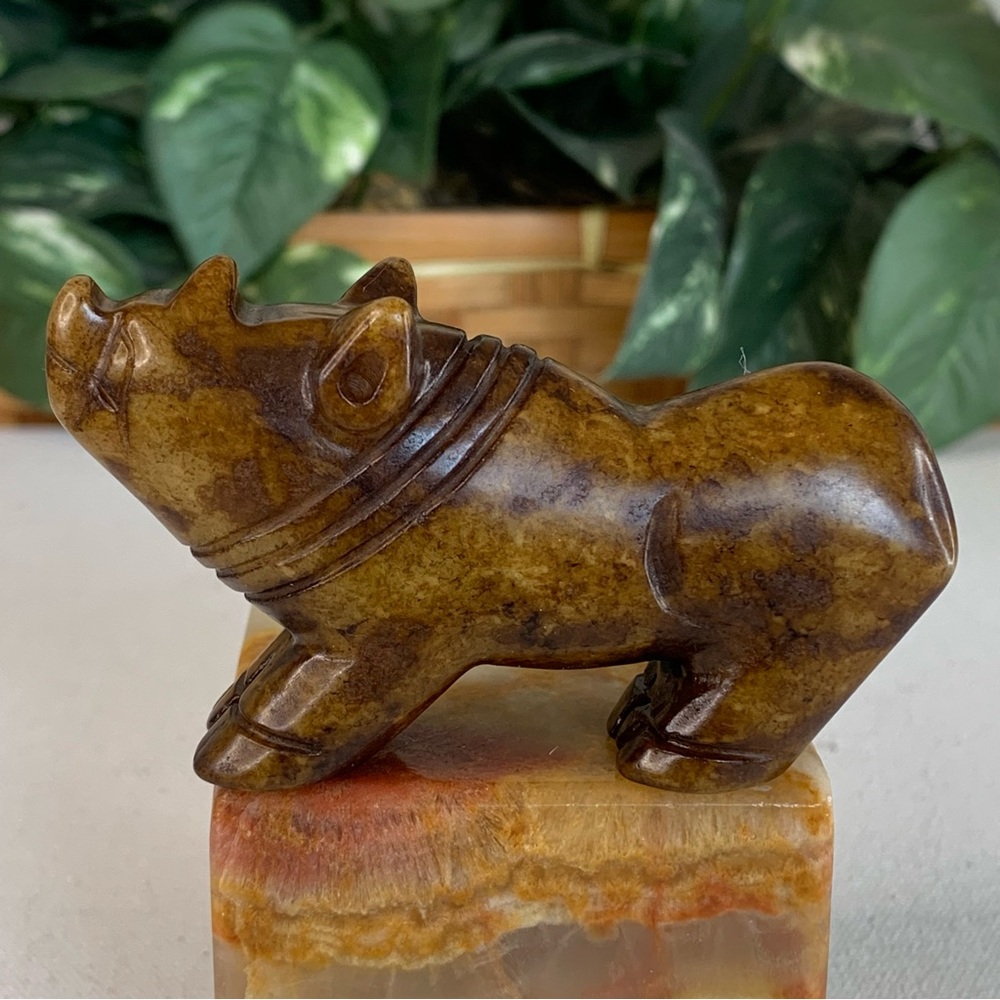 Chinese Jade Stone Rhino Figurine Hand Carved Animal Statue Figure Brown 3.3"